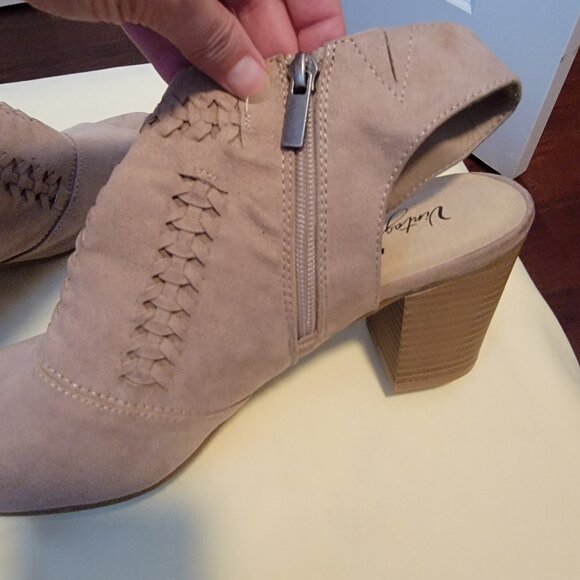 Vintage 7 Eight Peep  Wendi Toe Taupe Booties - Picture 12 of 13